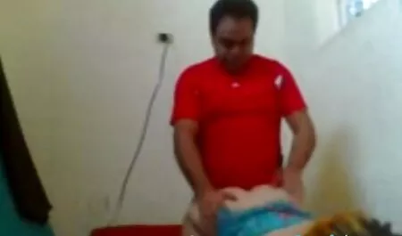 Три людини погрожували порно інцест відео зґвалтуванням із застосуванням зброї.