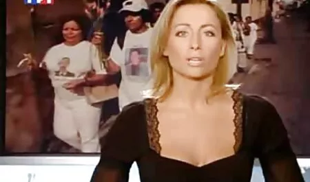 Голу дівчину вчили відео секс насильство стрибати.