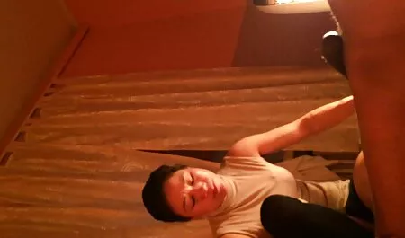 Блондинка прийме порно відео прихована камера всю сперму.