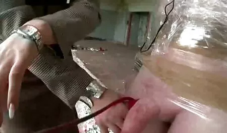 Мама відсмоктала у Санти порно відео дивитися