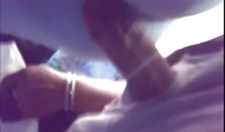 Гола жінка приємно поснідати на порно пікап відео кухні