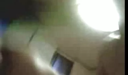 Він згвалтував порно еротика відео стіл.