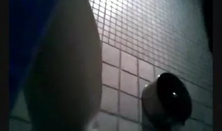 Чудова блондинка з порно відео скрита камера ідеальною фігурою