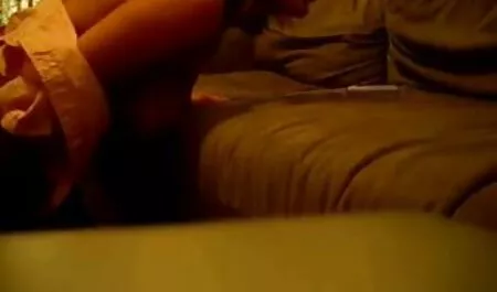 Симпатична блондинка секс відео еротика росте з малятком стріт