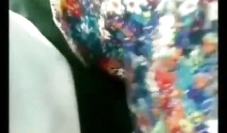 Кицька рукою порно фото та відео і в камеру