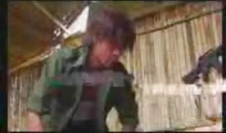 Красива дівчина в порно відео таксі машині